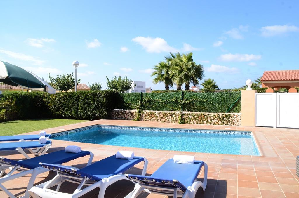 Villas Las Golondrinas Cala'N Bosch  Exterior photo