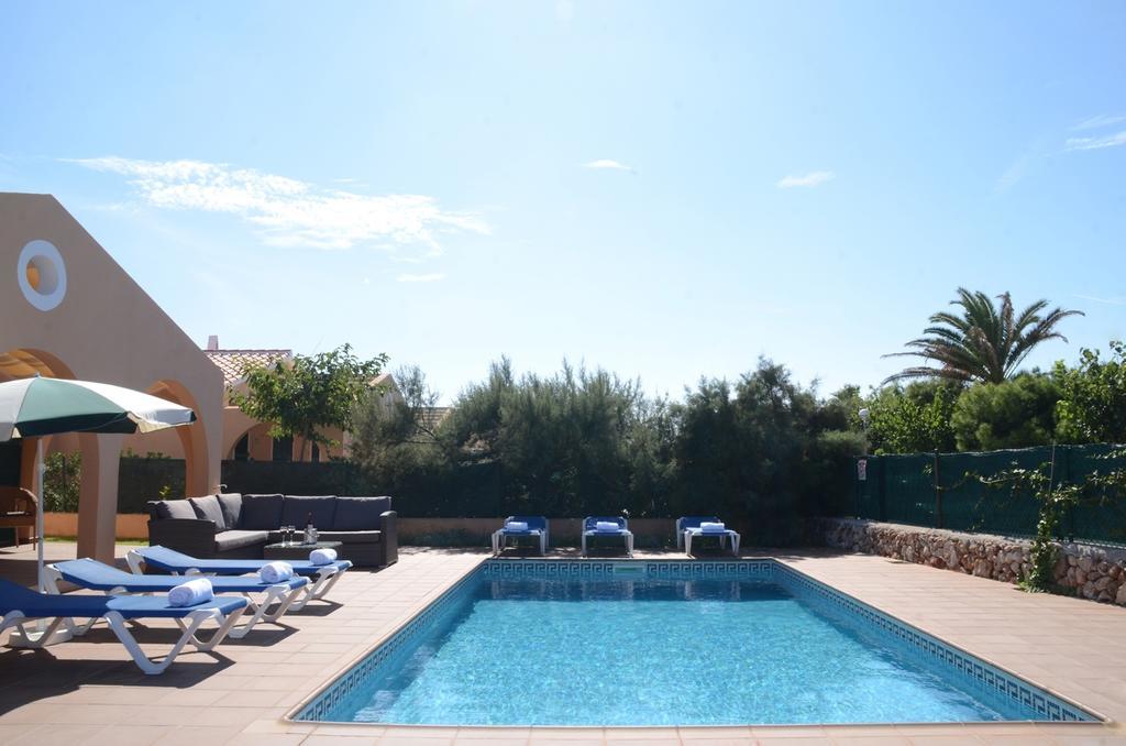 Villas Las Golondrinas Cala'N Bosch  Exterior photo